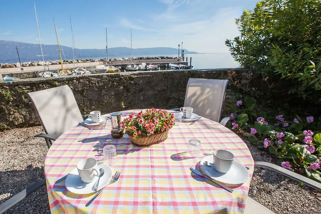 Il Batti Apartment Water Front And Private Beach Toscolano-Maderno